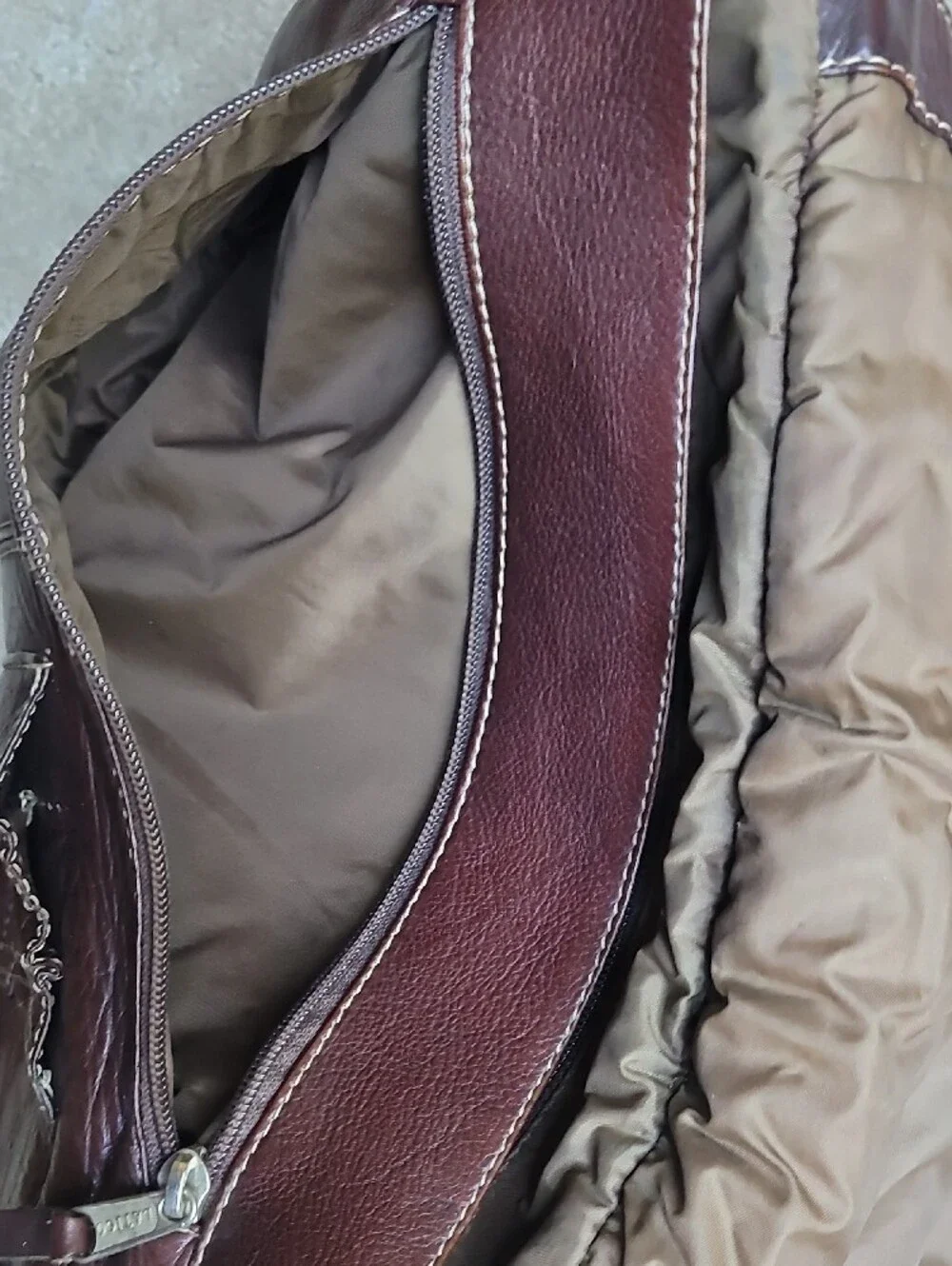 Men's Dark Brown Leather Messenger Bag with Adjustable Strap